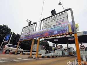DPR Usul Ada 1 Gerbang Tol yang Masih Bisa Bayar Tunai DPR Usul Ada 1 Gerbang Tol yang Masih Bisa Bayar Tunai