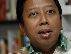 Romi: Khofifah Tak Perlu Mundur Jika Jadi Cagub di Jatim