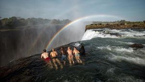 Foto: Kolam Setan yang Ngeri Tapi Cantik