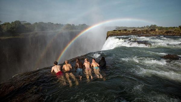 Foto: Kolam Setan yang Ngeri Tapi Cantik