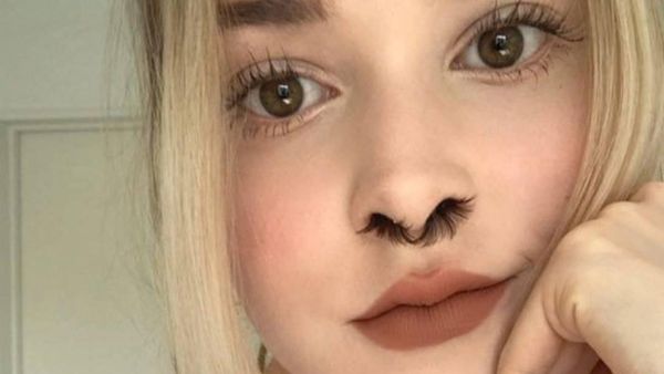 Lucu atau Menjijikkan? Potret Para Wanita yang Pamer Bulu Hidung