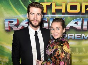 Dikabarkan Putus, Miley Cyrus dan Liam Terlihat Berduaan di Bandara