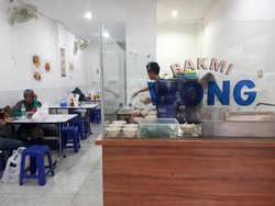 Baim Wong Buka Gerai Bakmi, Enak Nggak Sih?