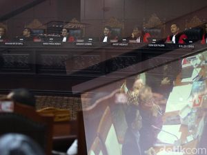 MK Disuguhi Video Rapat DPR-KPK Sebelum Pansus Mencuat