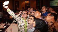 Ketika Menteri Hanif Selfie dengan Serikat Pekerja BNI