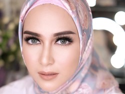 Foto: Makin Cantik, 7 Selebriti yang Mulai Berhijab di 2017