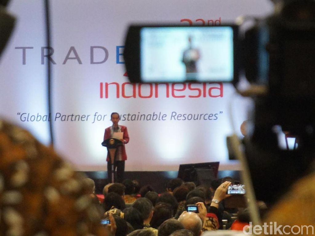 Pukul Bedug, Jokowi Buka Trade Expo Indonesia ke-32