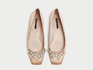 5 Sepatu Flat Cantik yang Nyaman Dipakai Pengantin di Hari Pernikahan 5 Sepatu Flat Cantik yang Nyaman Dipakai Pengantin di Hari Pernikahan