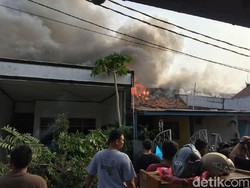 5 Rumah di Kompleks Brimob Cipinang Terbakar