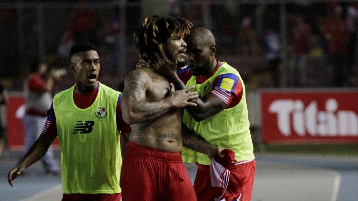 Para pemain Panama merayakan gol penentu kemenangan (Foto: Carlos Lemos/Reuters)