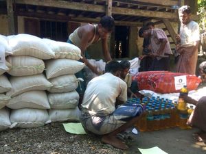 Perjuangan Relawan Berikan Bantuan Tembus Perbatasan Myanmar