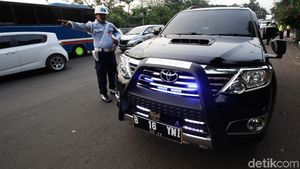Mobil Pemakai Rotator Terjaring Razia