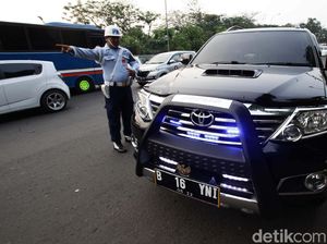 Mobil Pemakai Rotator Terjaring Razia