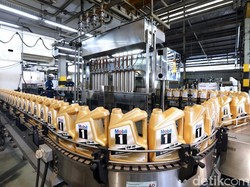 Perlahan Tapi Pasti Pabrik Pelumas di Singapura Ini Hijrah ke Cilegon