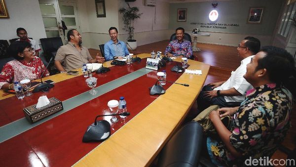 Imam Nahrawi Bertemu dengan Indonesia Olympians Association