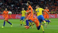 Pada laga terakhir kualifikasi di Amsterdam ArenA, Rabu (11/10/2017) dinihari WIB, Belanda mengalahkan Swedia 2-0. Hasil itu tak cukup untuk menyelamatkan peluang Belanda. Foto: Toussaint Kluiters/Reuters