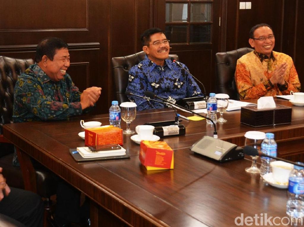 Selamat... Ketua MA Hatta Ali Terpilih Sebagai Ketua MWA Unair Selamat... Ketua MA Hatta Ali Terpilih Sebagai Ketua MWA Unair