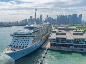 Menanti Kapal Pesiar Terbesar se-Asia Berlabuh di Bali