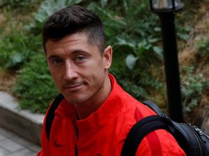 Lewandowski Jadi Sarjana Usai Susun Skripsi tentang Diri Sendiri