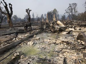 Kebakaran yang Memporak Porandakan California Kebakaran yang Memporak Porandakan California