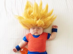 Foto: Gemas! Bayi Didandani Ibu dengan Berbagai Kostum saat Tidur