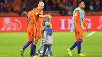 Dengan demikian, Belanda absen di dua turnamen besar terakhir. Mereka sebelumnya juga gagal lolos ke putaran final Piala Eropa 2016. Foto: Toussaint Kluiters/Reuters
