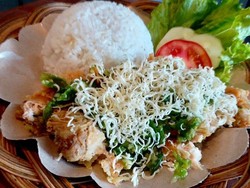 Di Bandara Silangit Bisa Cicip Ayam Geprek dan Kopi Lintong Buatan Timbo Cafe