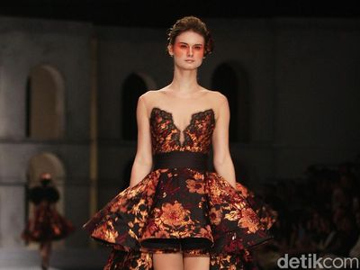 Foto: 25 Koleksi Karya Terbaru Desainer Sebastian Gunawan