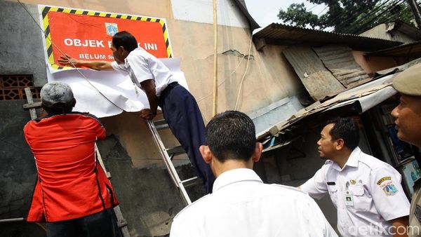 Razia Penunggak Pajak di Jakarta Timur