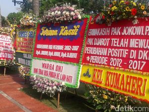 Selain Ahok-Djarot, Karangan Bunga untuk Jokowi Hiasi Balai Kota Selain Ahok-Djarot, Karangan Bunga untuk Jokowi Hiasi Balai Kota