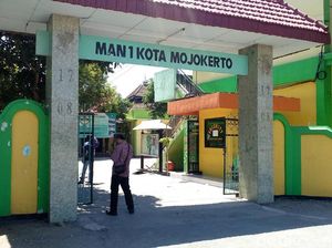 Pelajar MAN Kota Mojokerto Kesurupan Saat Ujian Semester