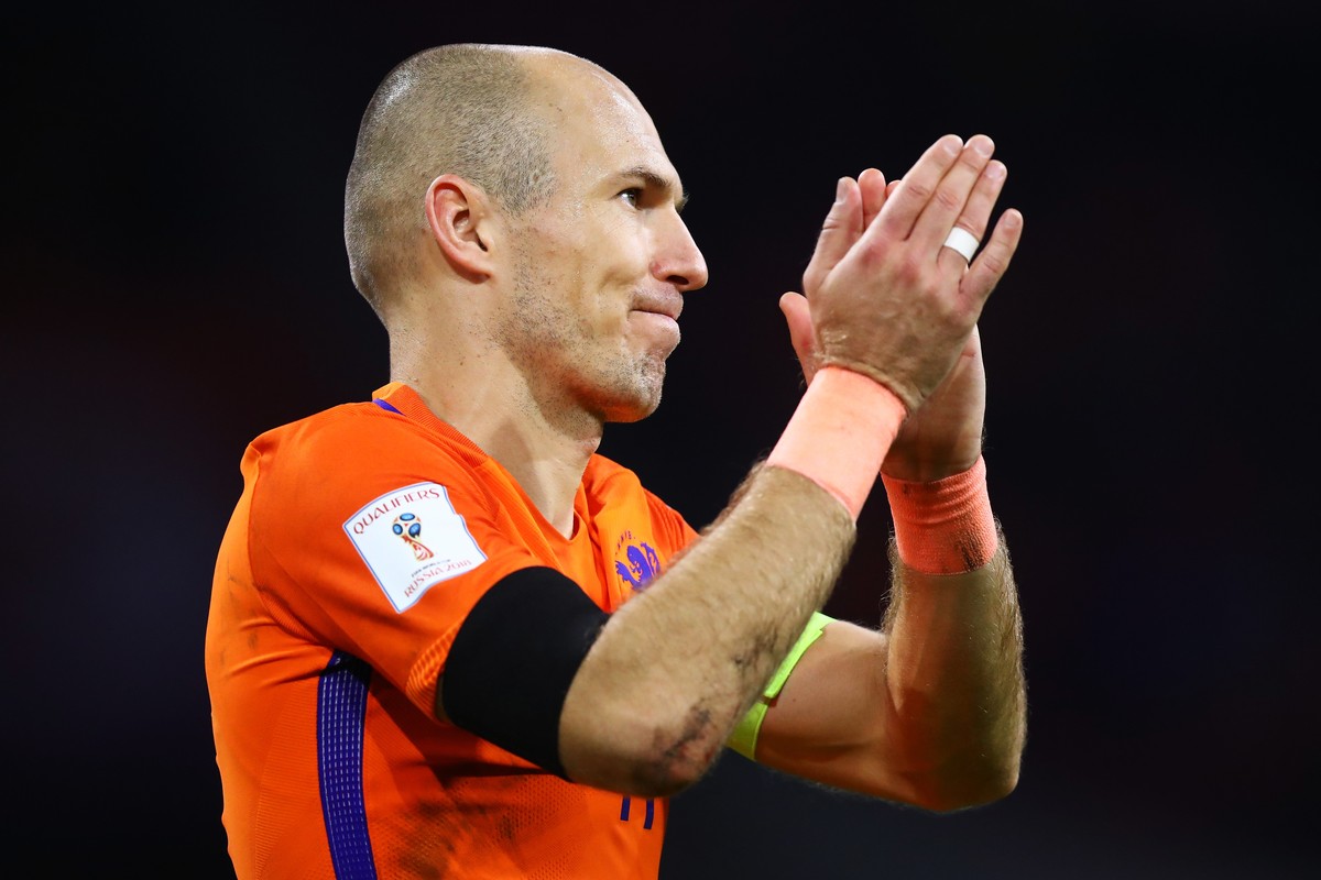 Arjen Robben pensiun dari Timnas Belanda (Dean Mouhtaropoulos/Getty Images)