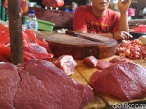 Sempat Tembus 130.000/Kg, Harga Daging Sapi Kini Rp 120.000/Kg Sempat Tembus 130.000/Kg, Harga Daging Sapi Kini Rp 120.000/Kg