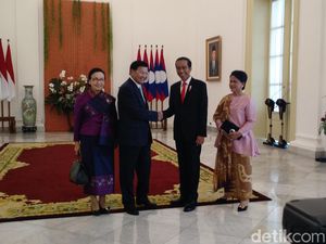 PM Laos Kunjungi Jokowi, 17 Tembakan Meriam Berdentum PM Laos Kunjungi Jokowi, 17 Tembakan Meriam Berdentum