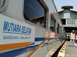 Evakuasi KA BBM Anjlok 5 Jam, Perjalanan Kereta Kembali Normal