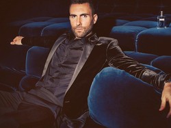 Aksi Adam Levine Tebar Pesona di Iklan Parfum YSL