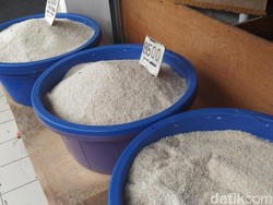 Harga Beras Medium dan Premium Turun Rp 300