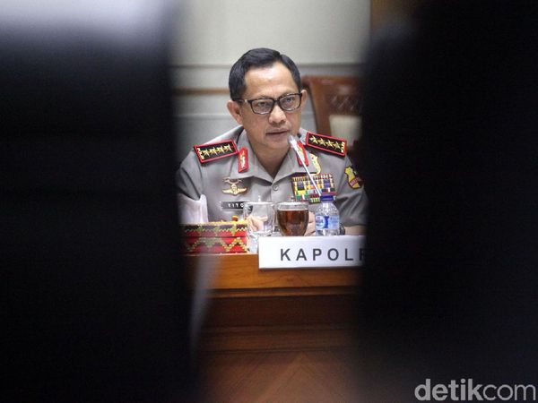 Kapolri-DPR Bahas Penggerebekan Spa Gay Hingga Penembakan Brimob