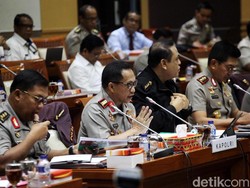 Di DPR, Kapolri Jelaskan Progres Aneka Laporan Dirdik KPK