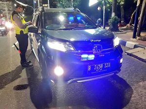 Lihat Lagi Sanksi Pakai Strobo di Kendaraan Pribadi