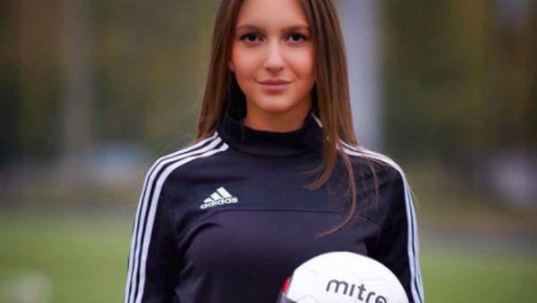 Cantiknya Wasit Asal Rusia Bikin Netizen Terpana