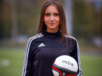Cantiknya Wasit Asal Rusia Bikin Netizen Terpana
