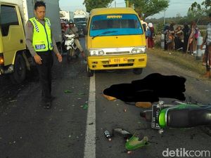 Tabrak Angkot dari Belakang, Pemotor di Rembang Tewas Seketika
