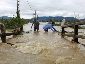 Ganasnya Banjir Vietnam yang Tewaskan 37 Orang