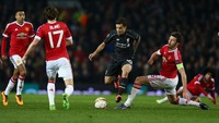 Berselang sepekan, MU giliran menjamu Liverpool di leg kedua babak 16 Liga Europa tersebut. Setan Merah gagal membalas kekalahan saat tandang, dengan skor berakhir 1-1. Penalti Anthony Martial dibalas gol dari Philippe Coutinho. (Foto: Clive Brunskill/Getty Images)