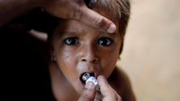 Anak Pengungsi Rohingya Dapat Vaksinasi Kolera