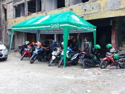 Dishub Jakpus Relokasi Ojek Online di Stasiun Sudirman
