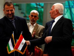 Potret Momen Penandatanganan Rekonsiliasi Hamas dan Fatah Potret Momen Penandatanganan Rekonsiliasi Hamas dan Fatah