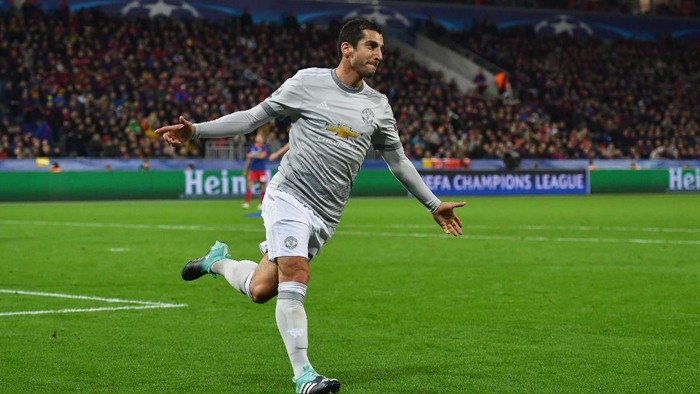 MOSCOW, RUSSIA - SEPTEMBER 27:  Henrikh Mkhitaryan of Manchester United celebrates after he scores his sides fourth goal  during the UEFA Champions League group A match between CSKA Moskva and Manchester United at WEB Arena on September 27, 2017 in Moscow, Russia.  (Photo by Dan Mullan/Getty Images)