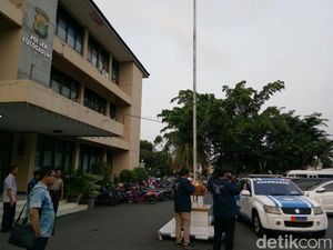 Baku Hantam dengan Pemobil, Anggota TNI Lapor ke Polsek Pulogadung Baku Hantam dengan Pemobil, Anggota TNI Lapor ke Polsek Pulogadung